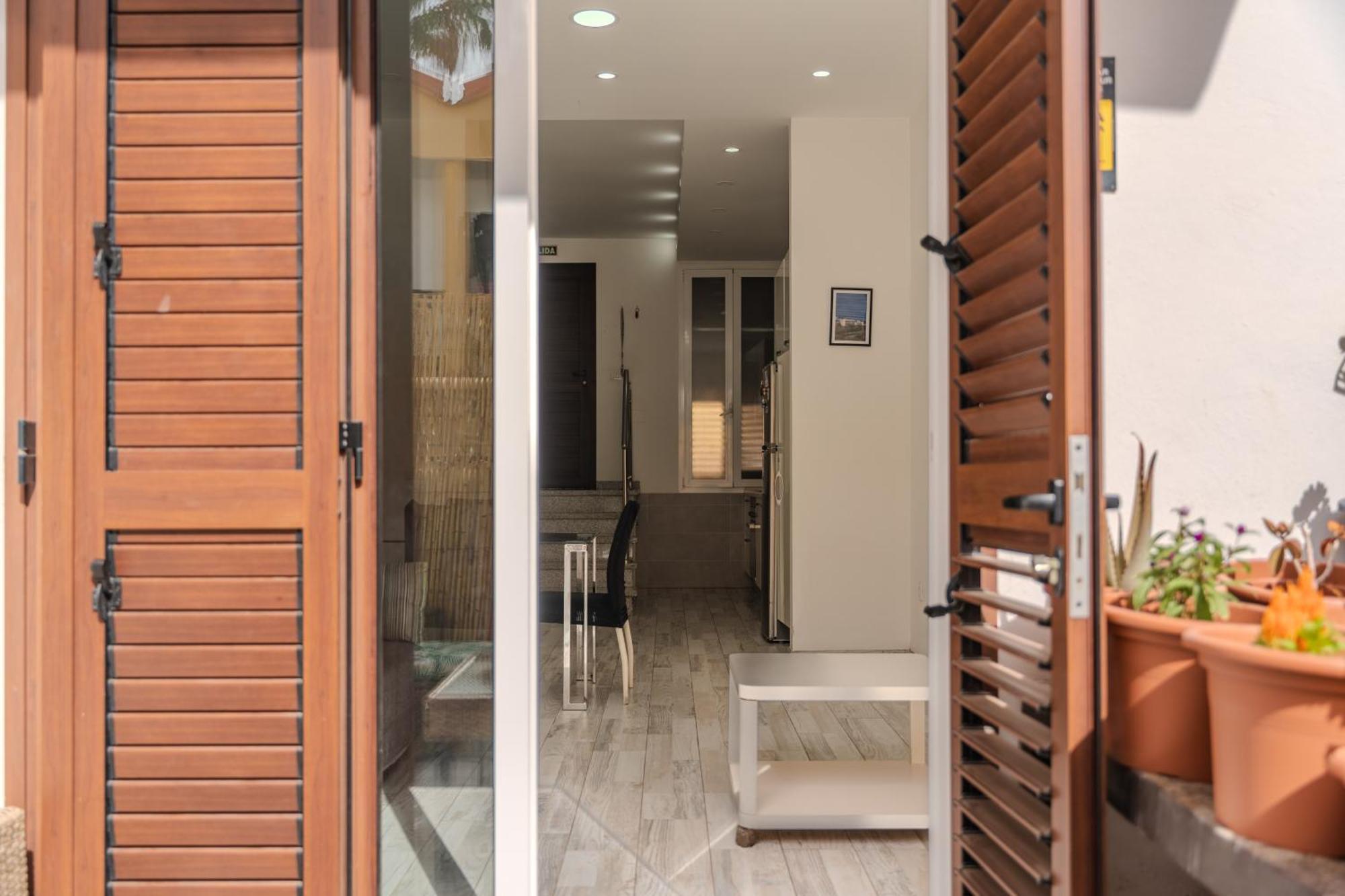 Renovated In Americas Sea Coast Villa *