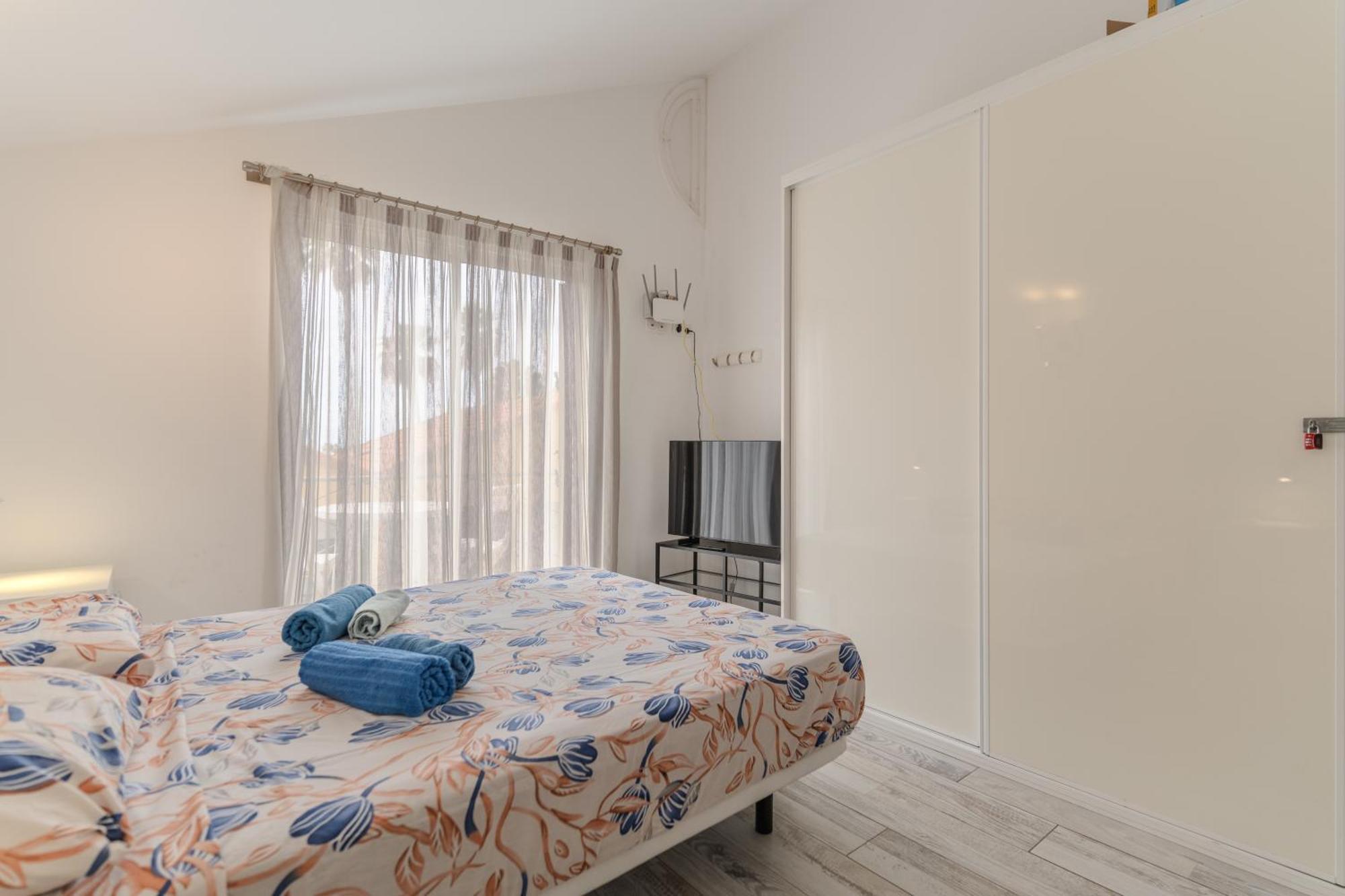 Villa Renovated In Americas Sea Coast *