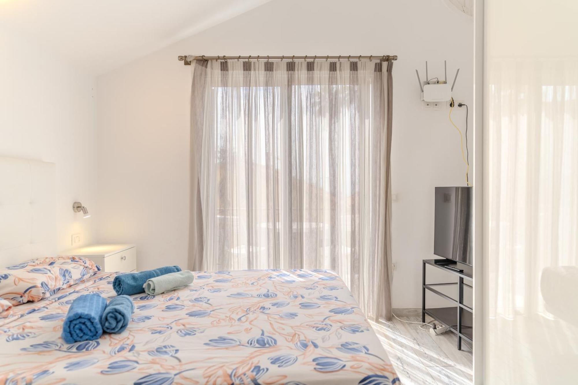 Renovated In Americas Sea Coast Villa