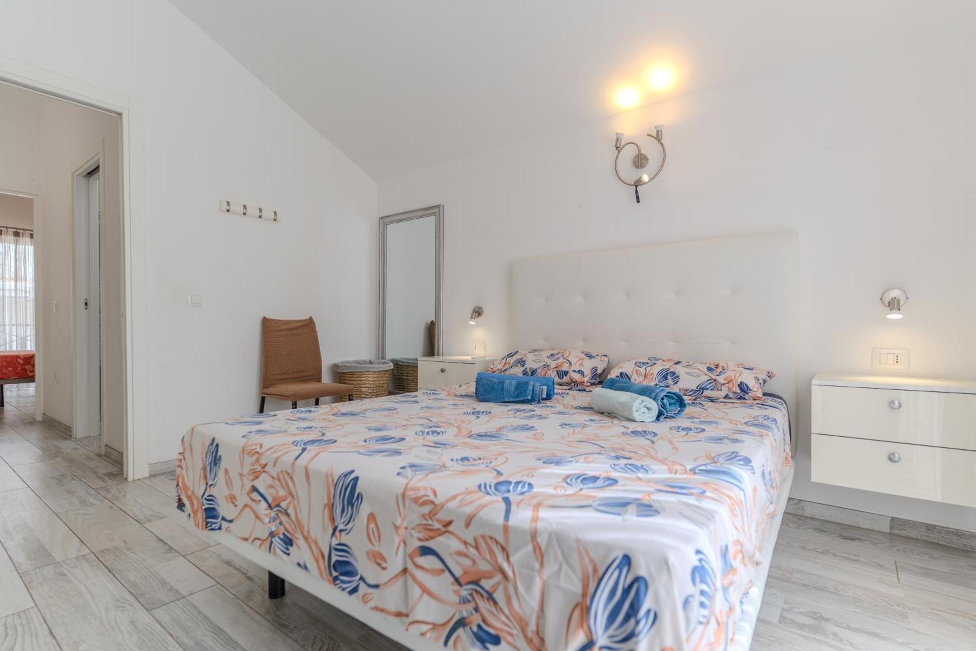 Villa Renovated In Americas Sea Coast *
